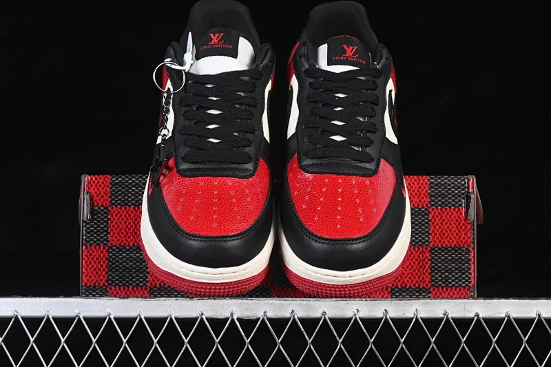 All categories Nk Air Force 1 Air Force series Nk Air Force 1 Low Air Force low-top Nike Air Force 1'07 Low limited edition red and black color matching Air Force 1 low-top casual sneakers KD1688-007